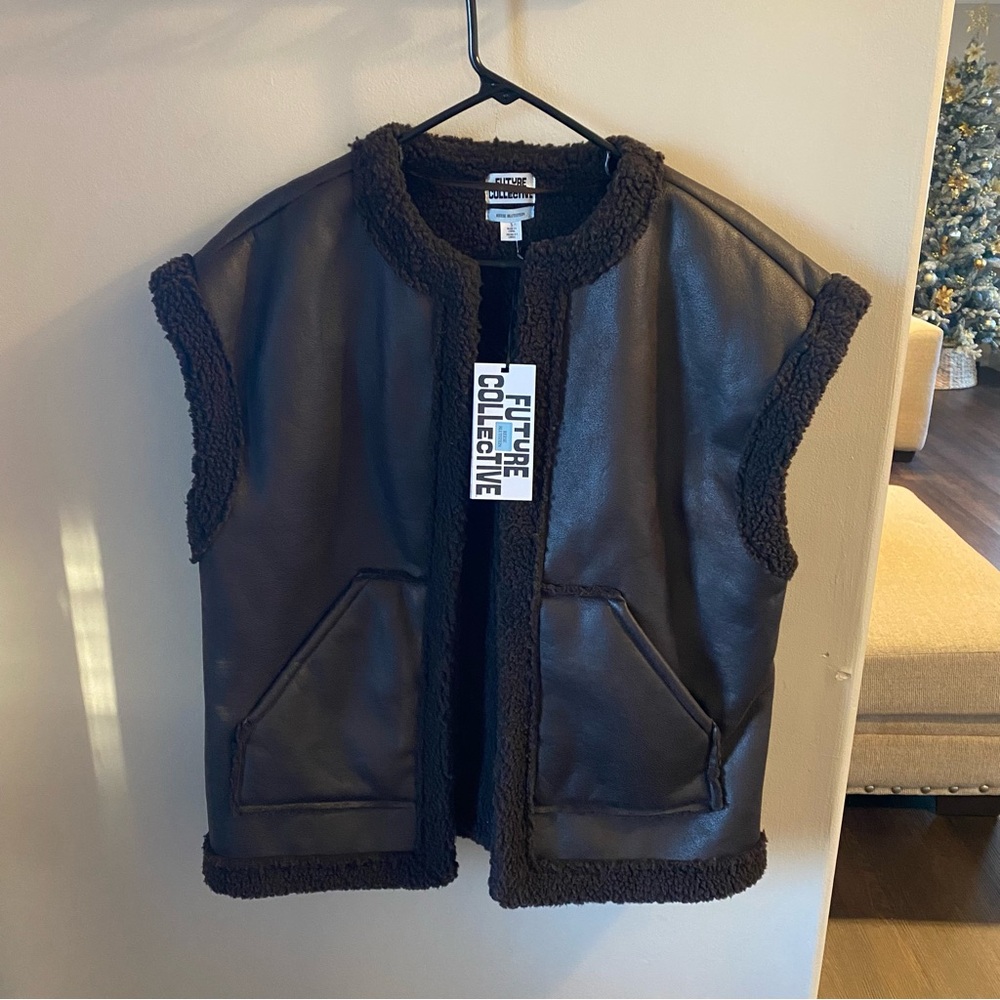 NWT Future Collective Faux Shearling Vest - Picture 3 of 4